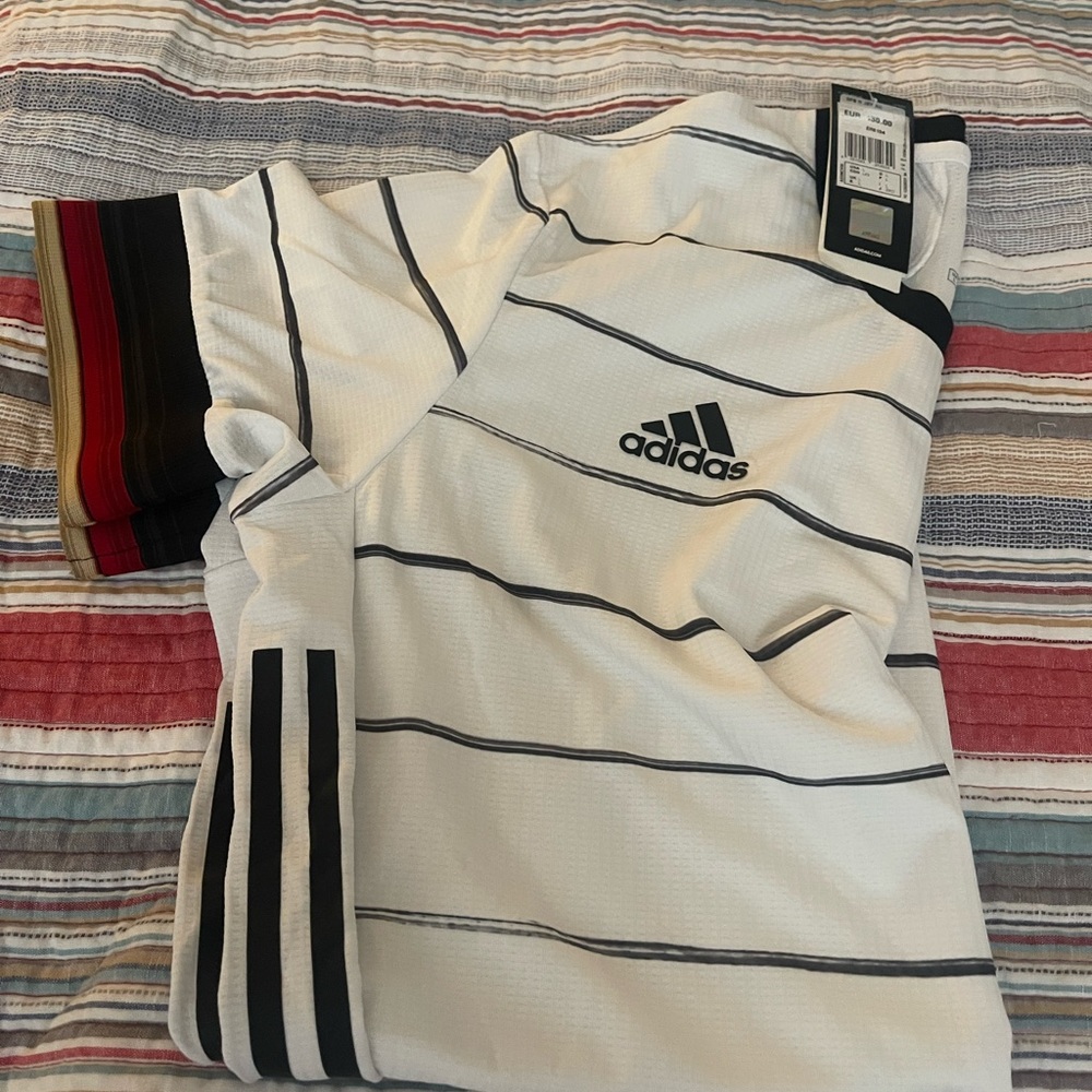Shirt - Picture 2 of 4